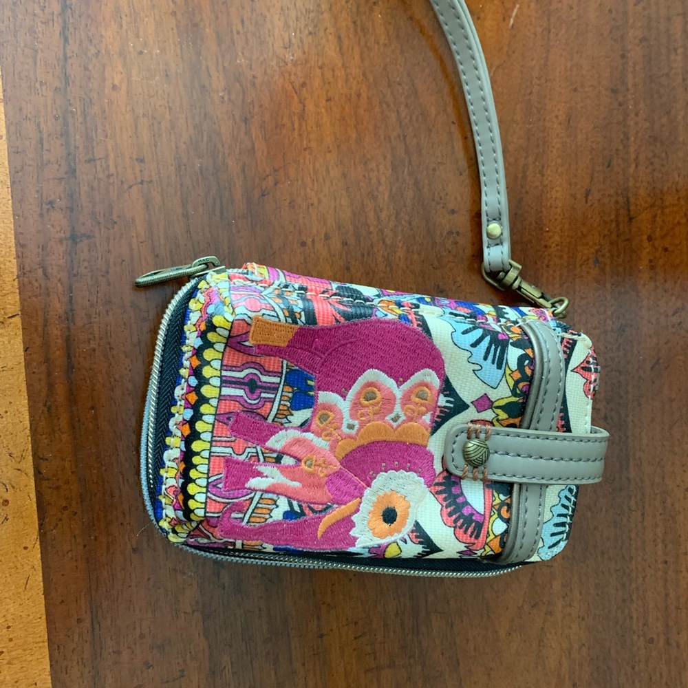 Sakroots cell phone wallet